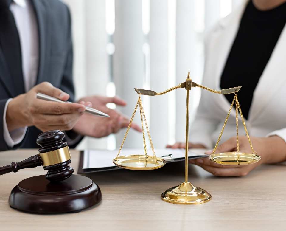 Compensation Lawyer Image